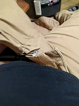 NAvoglia online show from December 18, 2025, 1:44 am