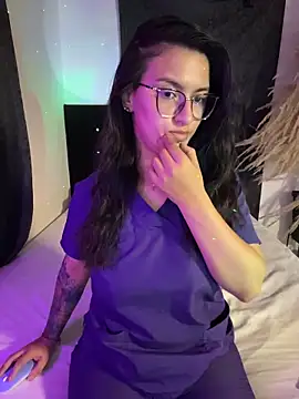 Emma Giraldo online show from March 6, 2026, 3:45 am