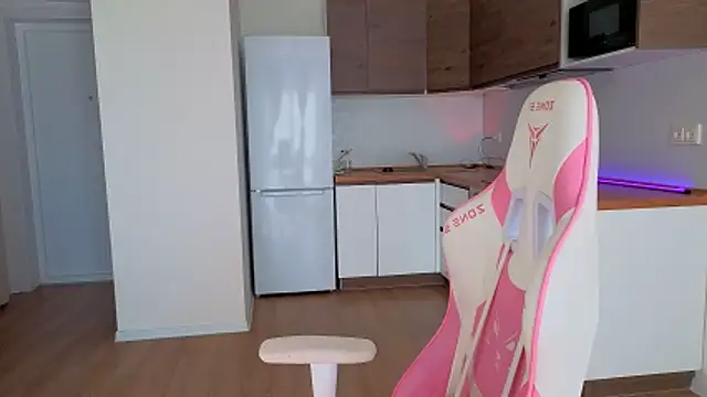 Enjoy everymoment  online show from March 21, 2026, 11:47 am