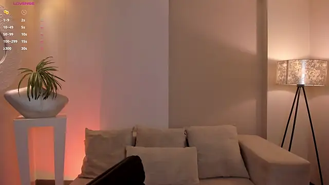 BeccaBaxter online show from July 25, 2026, 6:47 pm