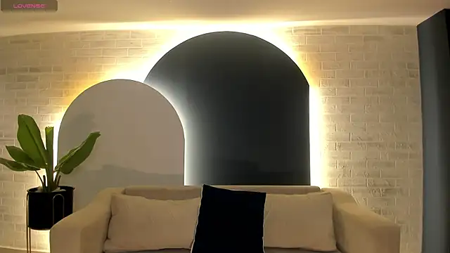 BeccaBaxter online show from July 7, 2026, 12:09 pm