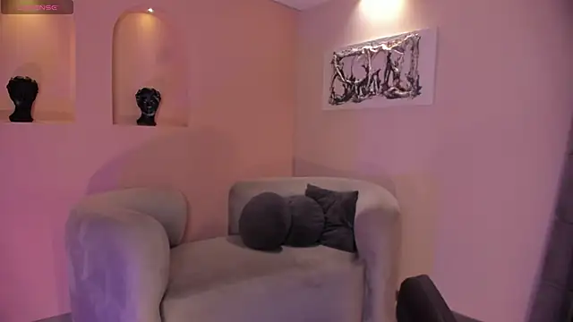 Snapshot of BeccaBaxter chatting on November 18, 2025, 6:44 pm BeccaBaxter online show from November 18, 2025, 6:44 pm