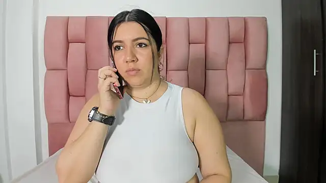 PamelaJonees online show from September 18, 2025, 7:39 pm