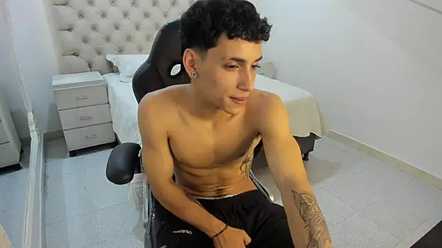 Snapshot of JhoanLeandro chatting on November 19, 2025, 6:24 am JhoanLeandro online show from November 19, 2025, 6:24 am