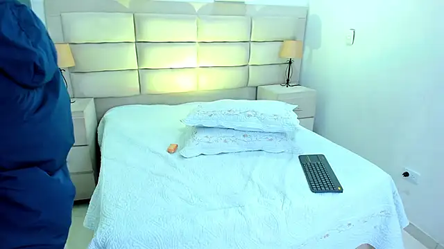 Snapshot of JhoanLeandro chatting on March 5, 2025, 4:34 am JhoanLeandro online show from March 5, 2025, 4:34 am