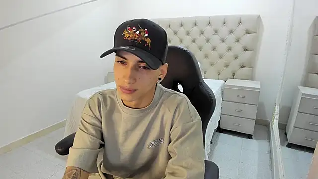 Snapshot of JhoanLeandro chatting on November 9, 2025, 4:16 am JhoanLeandro online show from November 9, 2025, 4:16 am