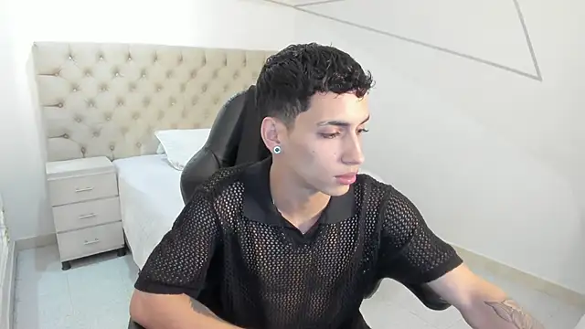 Snapshot of JhoanLeandro chatting on September 22, 2025, 6:08 am JhoanLeandro online show from September 22, 2025, 6:08 am