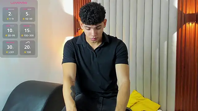 Snapshot of Justin_mack chatting on October 29, 2025, 11:42 am Justin mack online show from October 29, 2025, 11:42 am