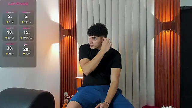 Snapshot of Justin_mack chatting on December 2, 2025, 7:15 pm Justin mack online show from December 2, 2025, 7:15 pm