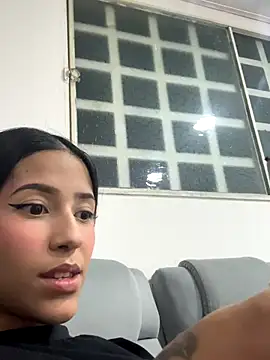 vicky bass online show from October 23, 2025, 4:00 am