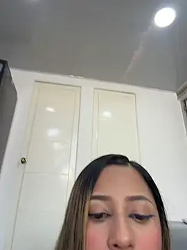 vicky bass online show from November 14, 2025, 7:28 pm