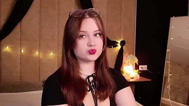 Snapshot of Kendra_Parlow chatting on October 15, 2025, 8:28 pm Kendra Parlow online show from October 15, 2025, 8:28 pm