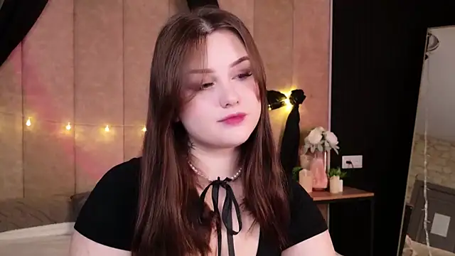 Snapshot of Kendra_Parlow chatting on October 13, 2025, 8:21 pm Kendra Parlow online show from October 13, 2025, 8:21 pm