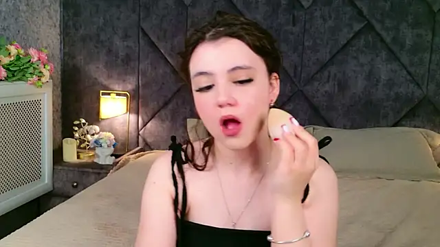 Pauline Heaven online show from April 30, 2026, 6:42 am
