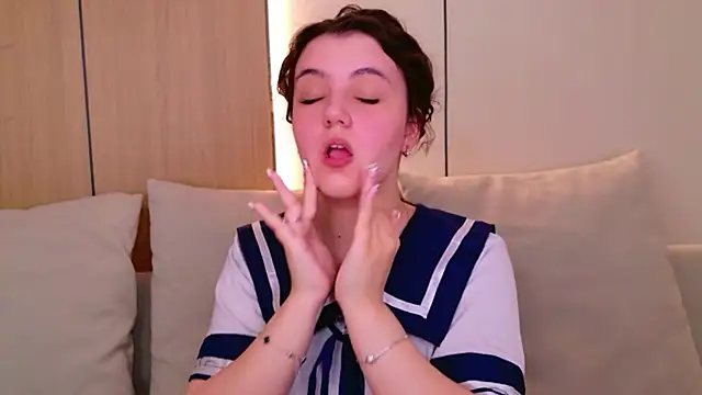 Snapshot of Pauline_Heaven chatting on June 16, 2026, 5:51 am Pauline Heaven online show from June 16, 2026, 5:51 am
