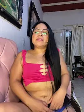 Snapshot of lamaravilla_08 chatting on March 17, 2025, 5:01 am lamaravilla 08 online show from March 17, 2025, 5:01 am