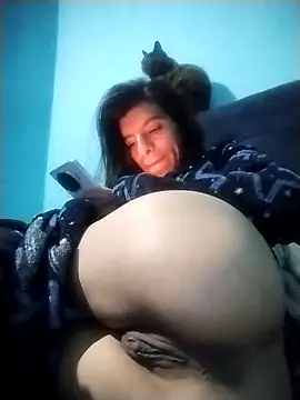 Snapshot of Ariell_Kieran chatting on February 27, 2026, 3:40 am Ariell Kieran online show from February 27, 2026, 3:40 am