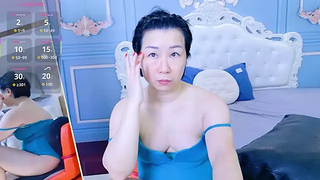 Snapshot of LucianaMe chatting on October 29, 2025, 2:21 am LucianaMe online show from October 29, 2025, 2:21 am