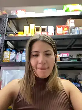 Andrea18 blonde online show from February 25, 2026, 1:44 pm