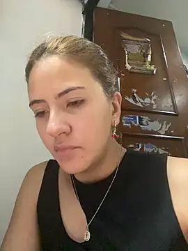 Snapshot of Andrea18_blonde chatting on June 29, 2026, 5:23 pm Andrea18 blonde online show from June 29, 2026, 5:23 pm