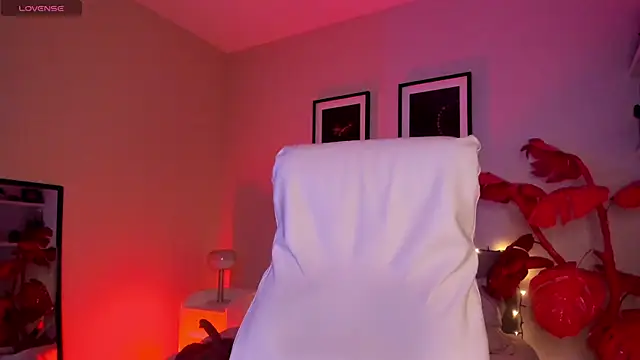 Snapshot of Gigi_Strawberry chatting on February 5, 2026, 5:36 am Gigi Strawberry online show from February 5, 2026, 5:36 am