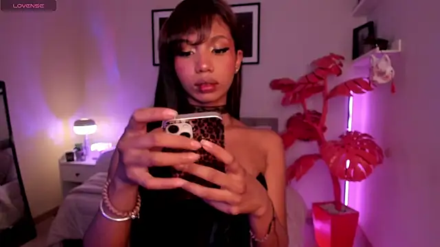Snapshot of Gigi_Strawberry chatting on May 15, 2026, 6:33 am Gigi Strawberry online show from May 15, 2026, 6:33 am