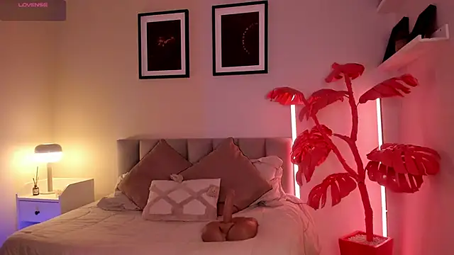 Snapshot of Gigi_Strawberry chatting on March 22, 2026, 6:04 am Gigi Strawberry online show from March 22, 2026, 6:04 am