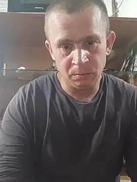 Snapshot of alex_brow_n chatting on September 23, 2025, 3:52 pm alex brow n online show from September 23, 2025, 3:52 pm