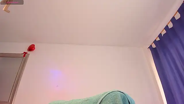 Karla Dior7 online show from November 18, 2025, 3:04 pm