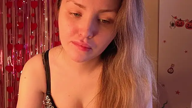 Snapshot of Lora_Rosee chatting on June 23, 2026, 2:26 pm Lora Rosee online show from June 23, 2026, 2:26 pm