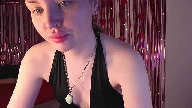 Snapshot of Lora_Rosee chatting on July 15, 2026, 2:24 pm Lora Rosee online show from July 15, 2026, 2:24 pm