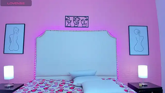  Emma whiitee  online show from November 11, 2025, 12:55 pm