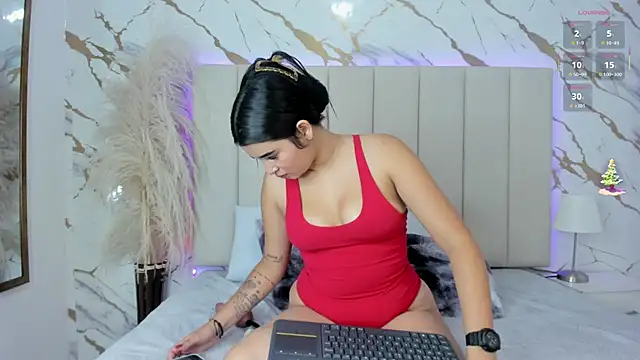  Emma whiitee  online show from November 28, 2025, 1:11 pm