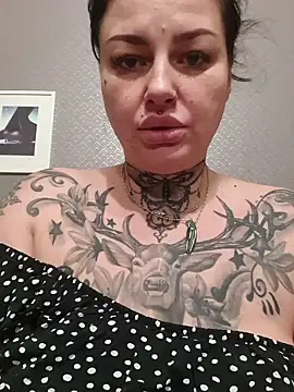 CannabisQueenn online show from December 1, 2025, 3:24 pm