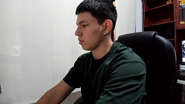 Snapshot of JamesCr_ chatting on March 1, 2025, 7:48 pm JamesCr online show from March 1, 2025, 7:48 pm