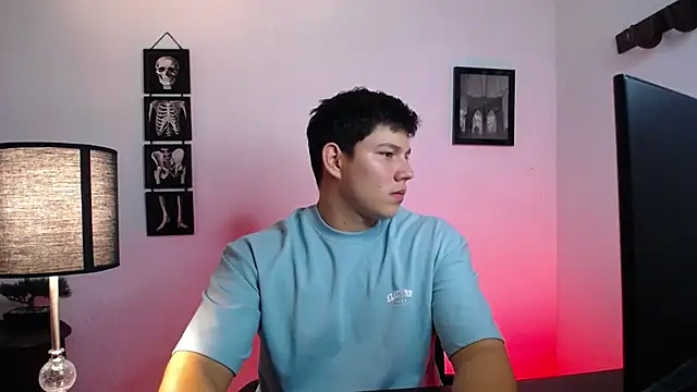 Snapshot of JamesCr_ chatting on October 21, 2025, 2:22 am JamesCr online show from October 21, 2025, 2:22 am