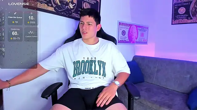 Snapshot of JamesCr_ chatting on March 10, 2025, 8:23 pm JamesCr online show from March 10, 2025, 8:23 pm