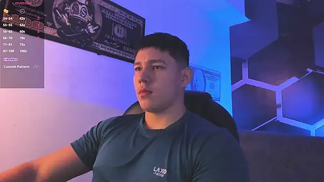 Snapshot of JamesCr_ chatting on September 13, 2025, 2:55 am JamesCr online show from September 13, 2025, 2:55 am