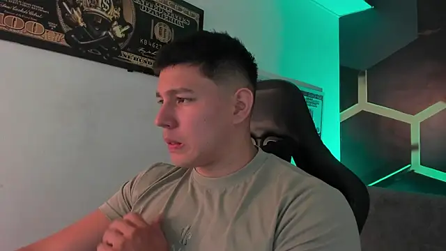 Snapshot of JamesCr_ chatting on September 10, 2025, 2:54 am JamesCr online show from September 10, 2025, 2:54 am