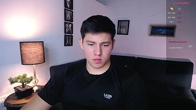 JamesCr  online show from February 8, 2026, 12:08 am