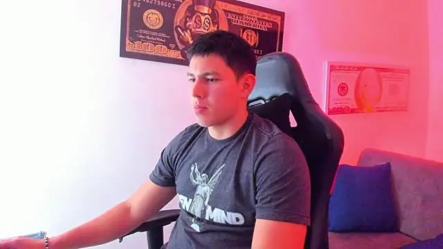 Snapshot of JamesCr_ chatting on March 3, 2025, 8:00 pm JamesCr online show from March 3, 2025, 8:00 pm