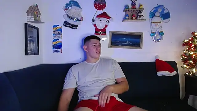 Snapshot of JamesCr_ chatting on November 28, 2025, 2:12 am JamesCr online show from November 28, 2025, 2:12 am