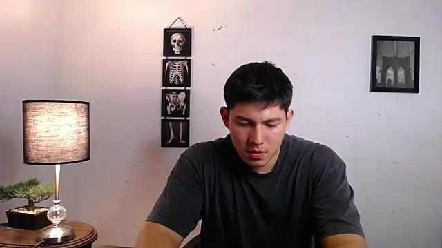 Snapshot of JamesCr_ chatting on November 24, 2025, 2:44 am JamesCr online show from November 24, 2025, 2:44 am