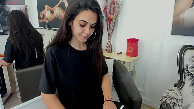 Snapshot of NicoleKatee chatting on October 7, 2025, 1:23 pm NicoleKatee online show from October 7, 2025, 1:23 pm