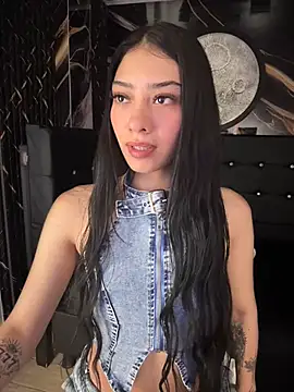 TayylorSexx online show from April 26, 2026, 4:10 am