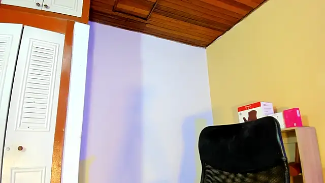 Snapshot of Violetta_0 chatting on February 27, 2026, 1:00 pm Violetta 0 online show from February 27, 2026, 1:00 pm