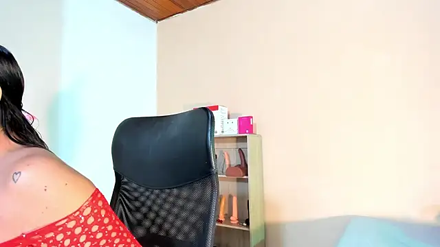 Snapshot of Violetta_0 chatting on March 4, 2026, 12:35 pm Violetta 0 online show from March 4, 2026, 12:35 pm