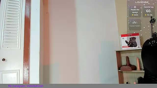 Snapshot of Violetta_0 chatting on November 21, 2025, 1:43 pm Violetta 0 online show from November 21, 2025, 1:43 pm