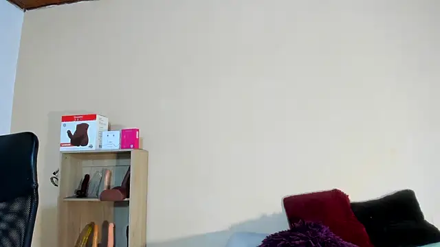 Snapshot of Violetta_0 chatting on March 7, 2026, 12:10 pm Violetta 0 online show from March 7, 2026, 12:10 pm