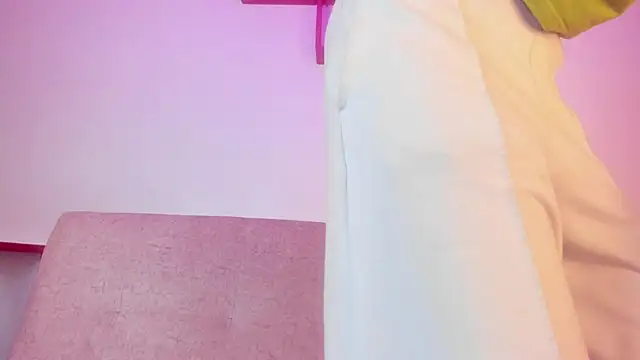 Snapshot of cassidy_blossom chatting on November 28, 2025, 9:04 pm cassidy blossom online show from November 28, 2025, 9:04 pm